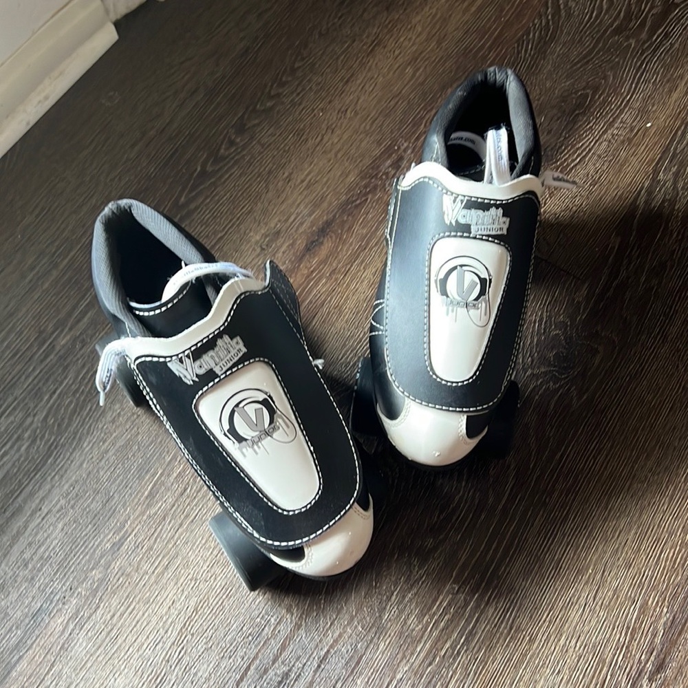 VNLA Skates excellent condition